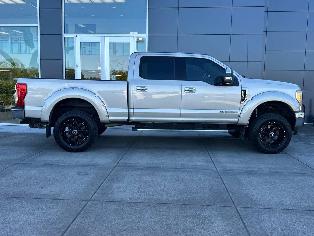 2017 Ford F-250Sd Lariat - Image 2