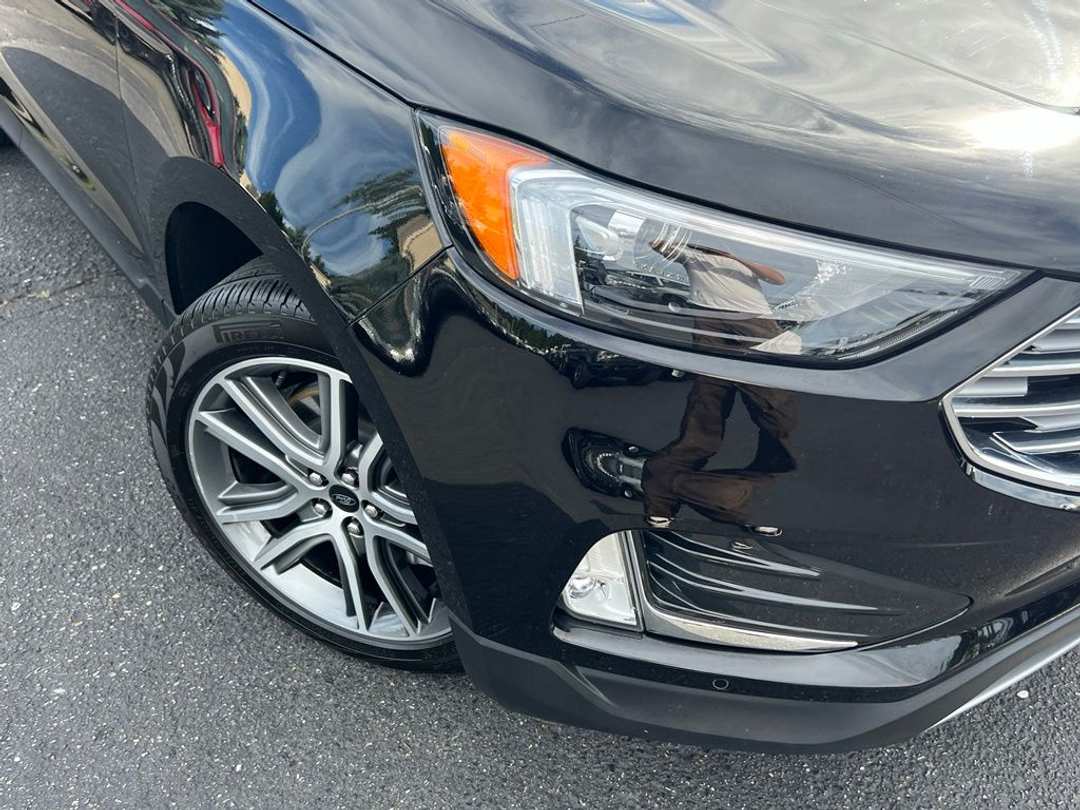 2023 Ford Edge Titanium - Image 2