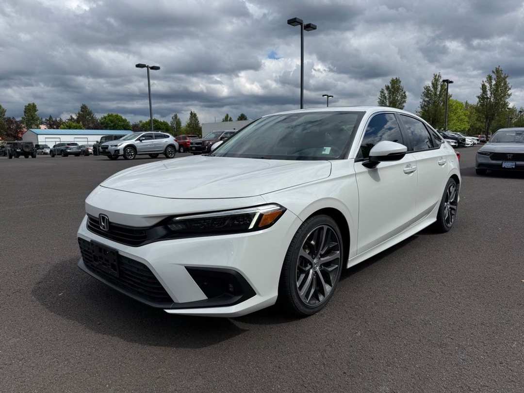 2024 Honda Civic Touring - Image 3