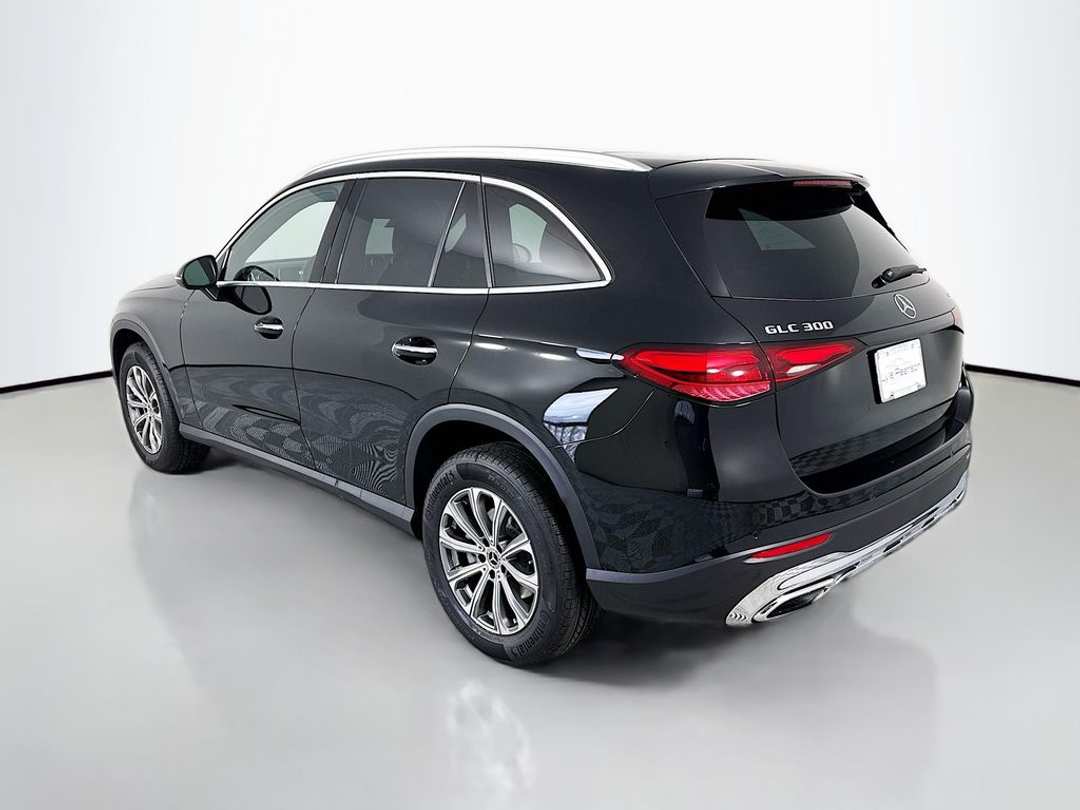 2026 Mercedes-Benz GLC GLC 300 - Image 3