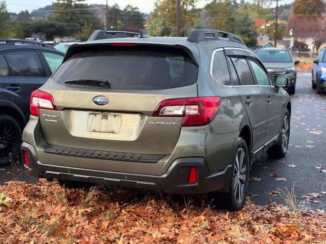 2019 Subaru Outback 2.5i - Image 2