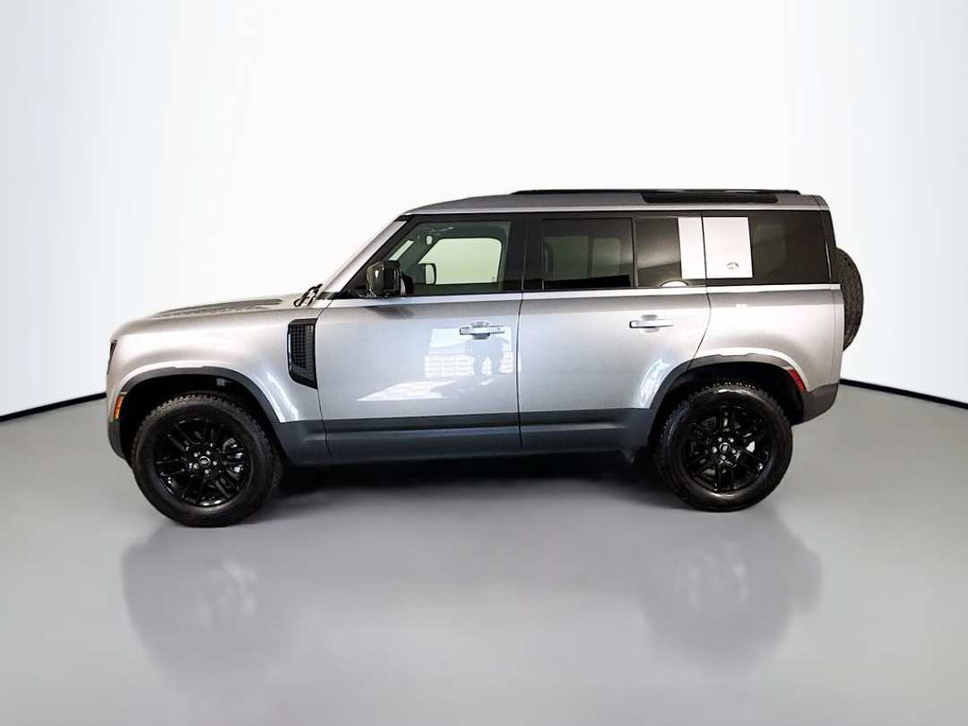 2024 Land Rover Defender 110 S - Image 2