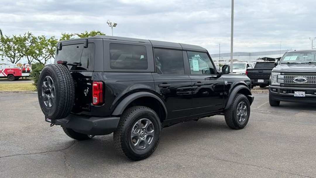 2026 Ford Bronco Big Bend - Image 3