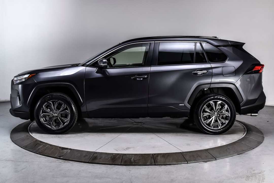 2025 Toyota Rav4 Hybrid XLE Premium - Image 3