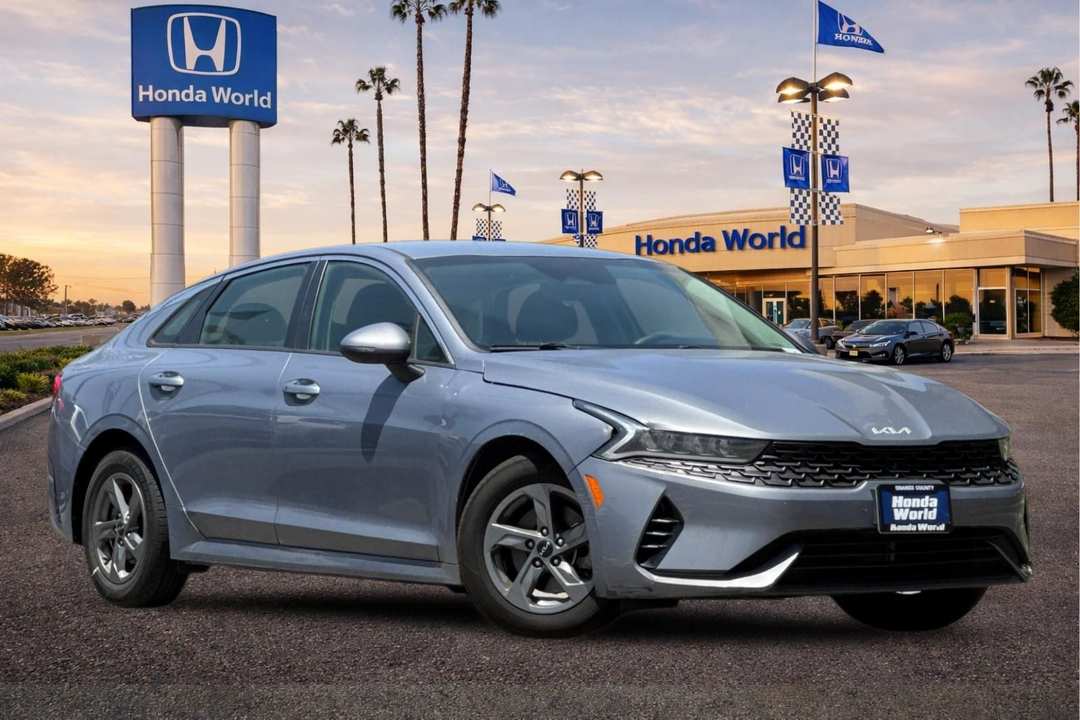 2022 Kia K5 LXS - Image 2