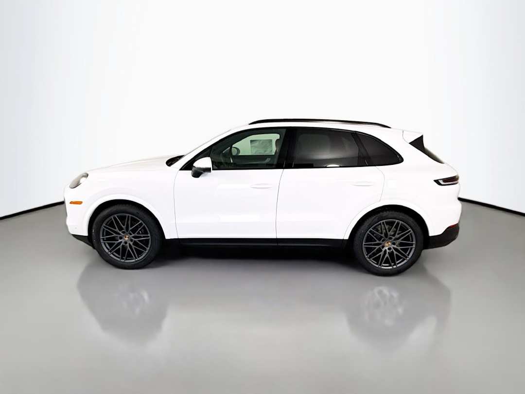 2026 Porsche Cayenne - Image 2