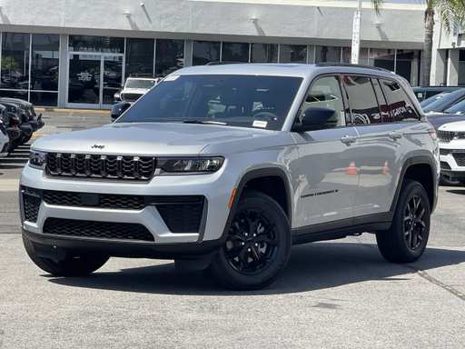2026 Jeep Grand Cherokee Laredo Altitude