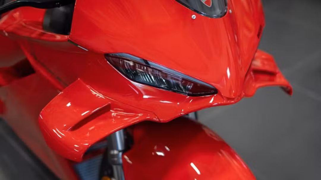 2026 Ducati Panigale V4 - Image 2