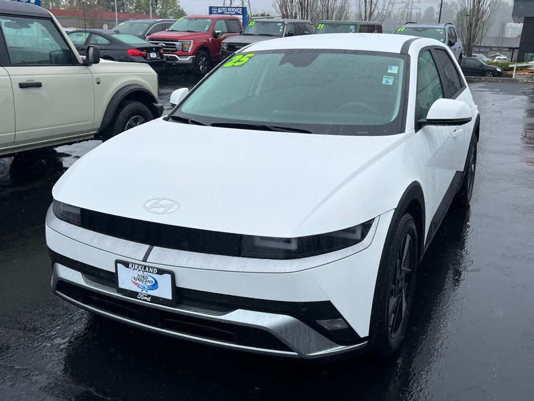 2025 Hyundai Ioniq 5 SE - Image 3