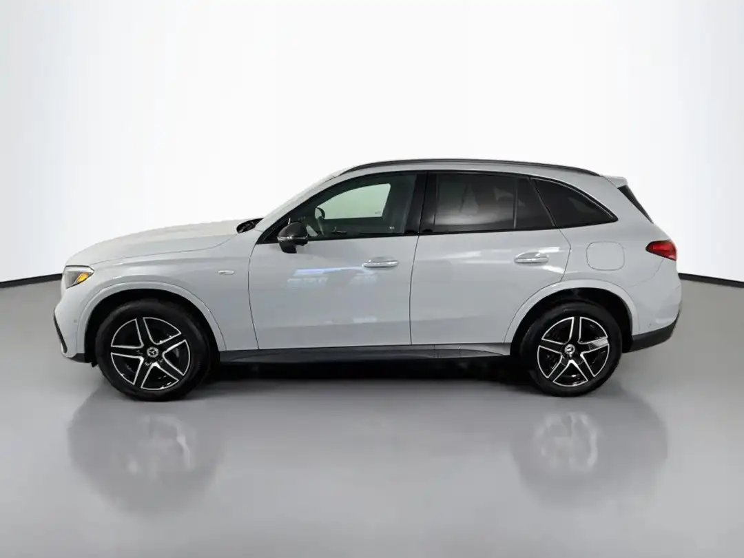 2025 Mercedes-Benz GLC 350e - Image 2