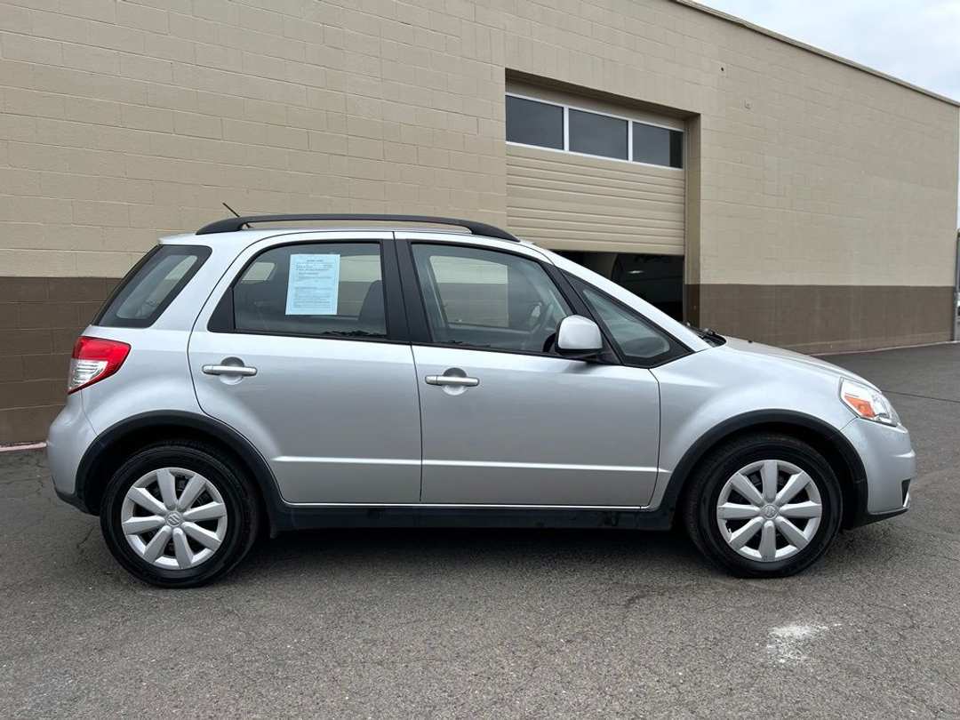 2011 Suzuki Sx4 Premium - Image 3