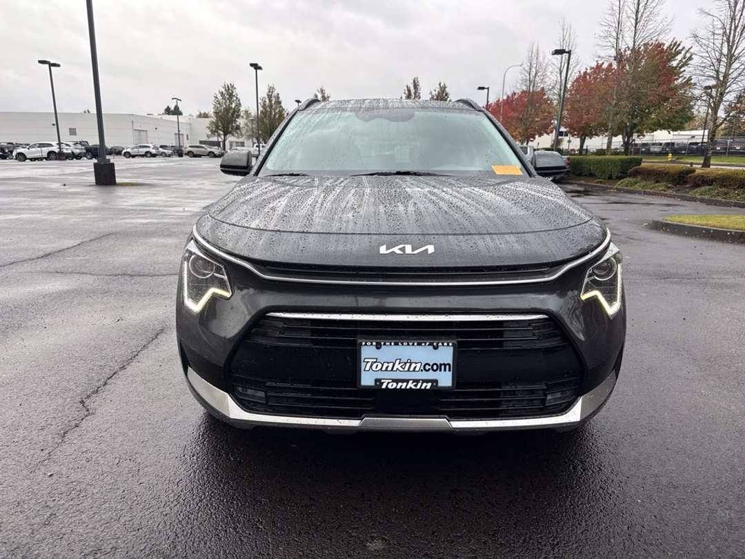 2024 Kia Niro EX Touring - Image 2
