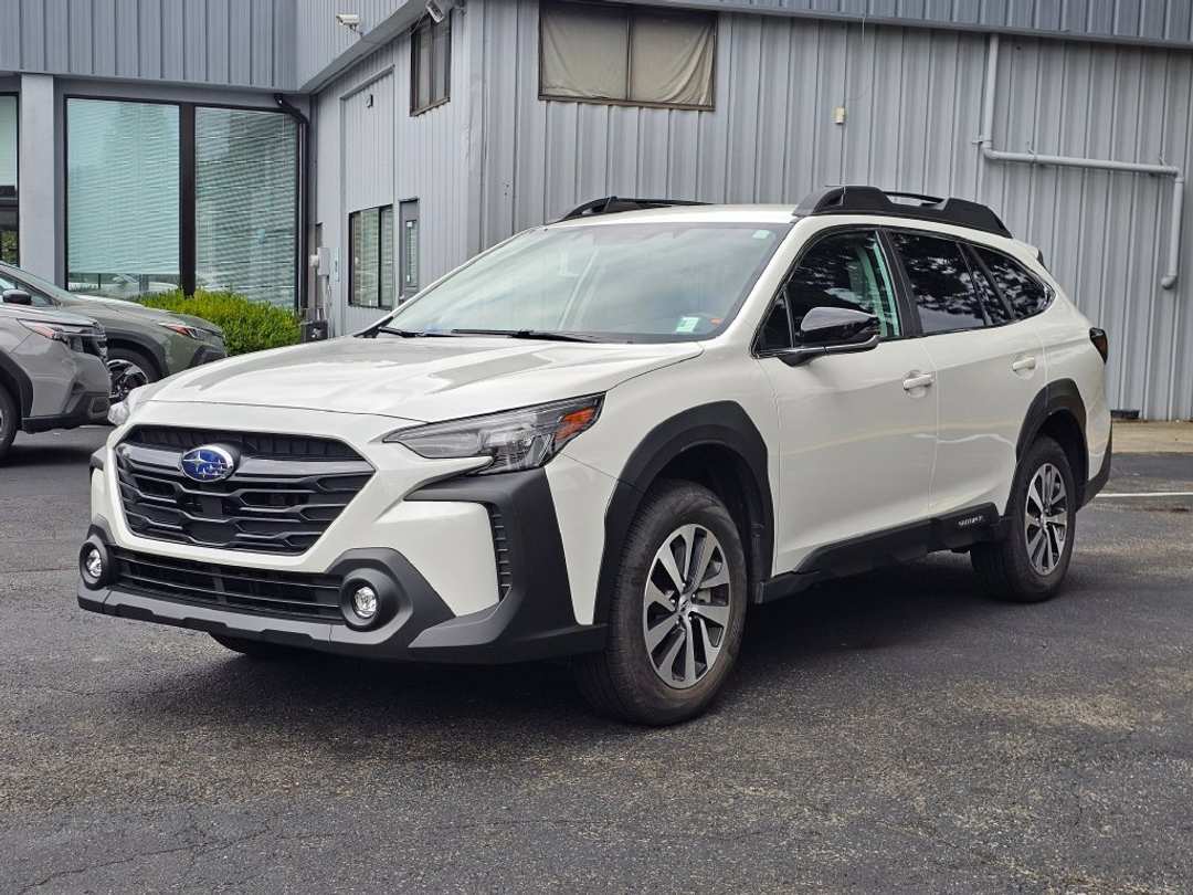 2025 Subaru Outback Premium - Image 3