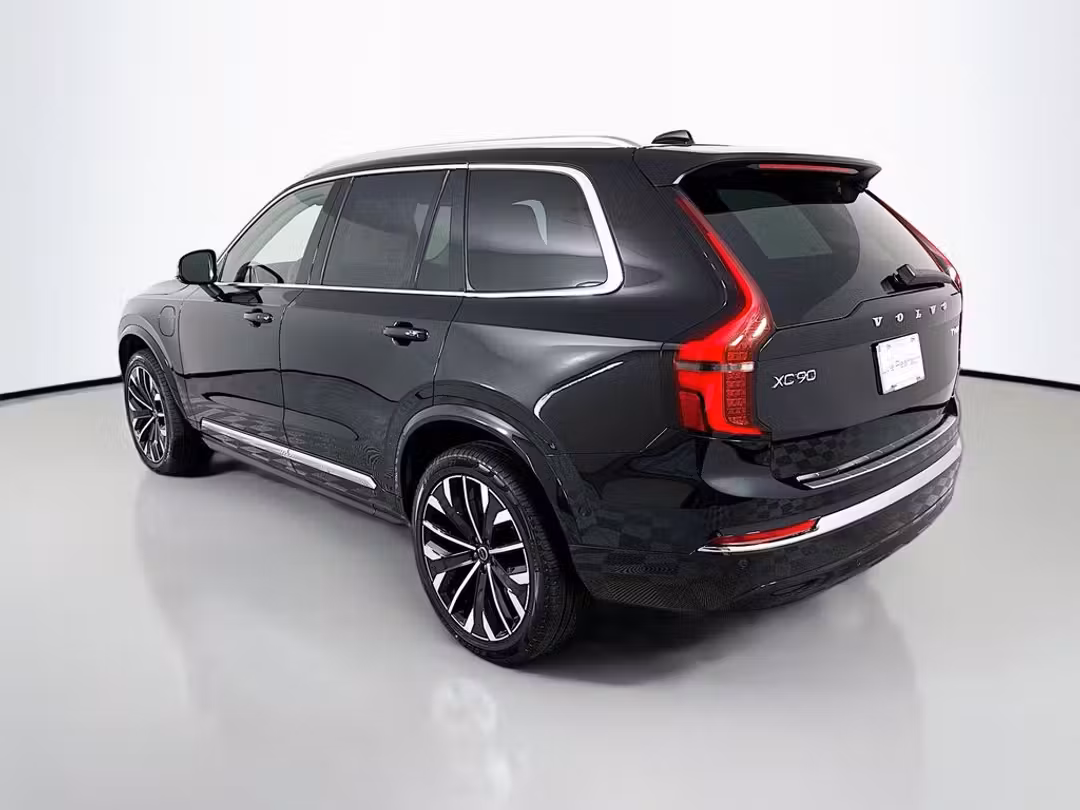 2026 Volvo Xc90 Plug-In Hybrid T8 Plus - Image 3