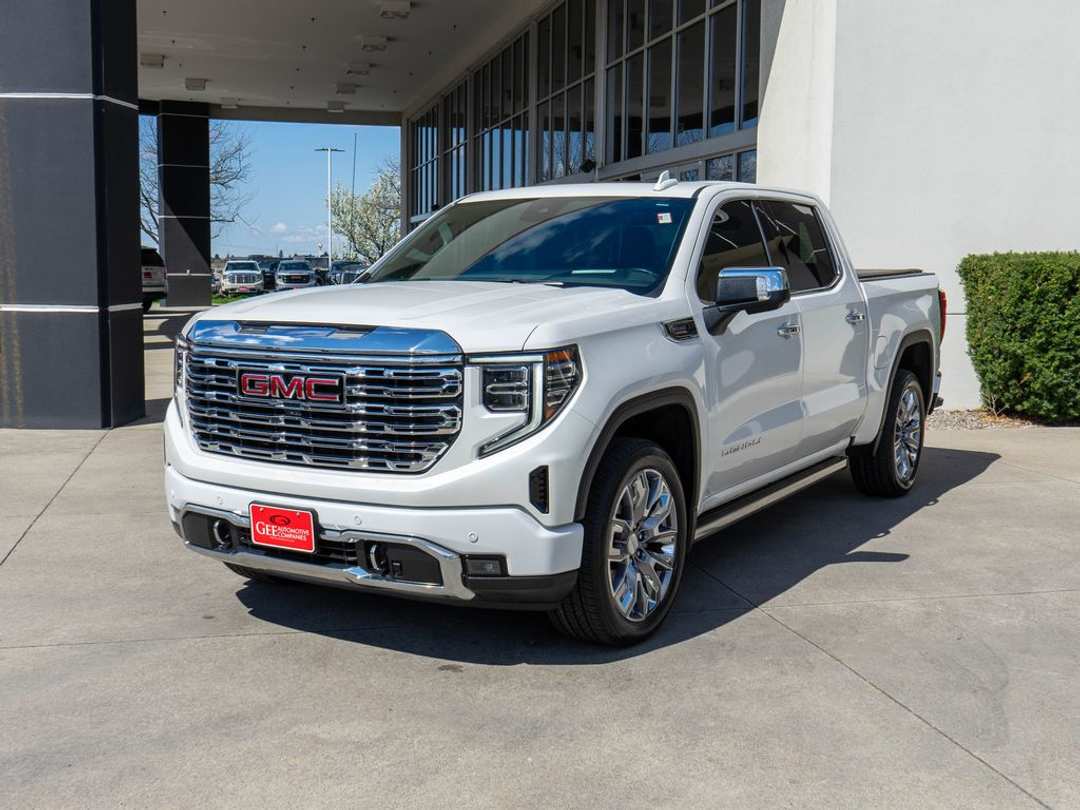 2024 GMC Sierra 1500 Denali - Image 3