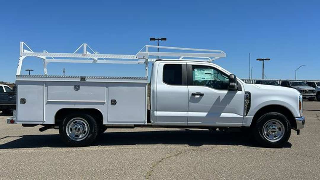 2026 Ford F-350Sd XL - Image 2