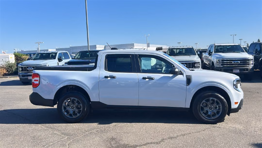 2025 Ford Maverick XLT - Image 2