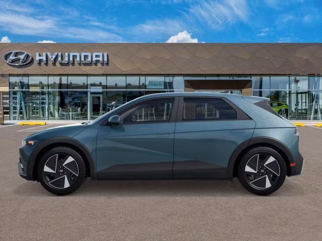 2026 Hyundai Ioniq 5 SE - Image 3