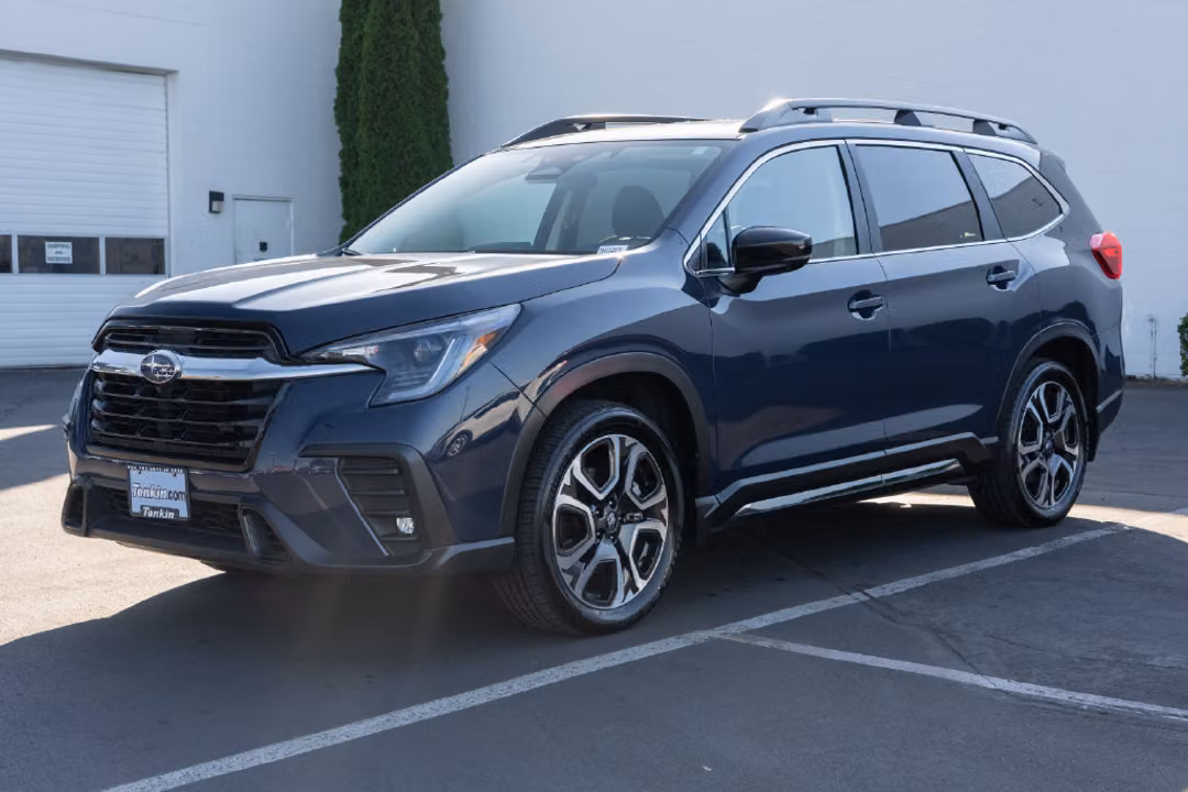2025 Subaru Ascent Limited - Image 3