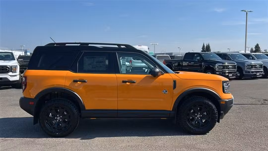 2026 Ford Bronco Sport Outer Banks - Image 2