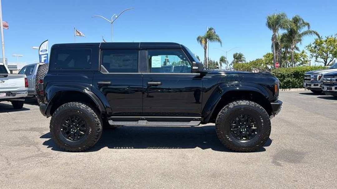 2026 Ford Bronco Raptor - Image 2