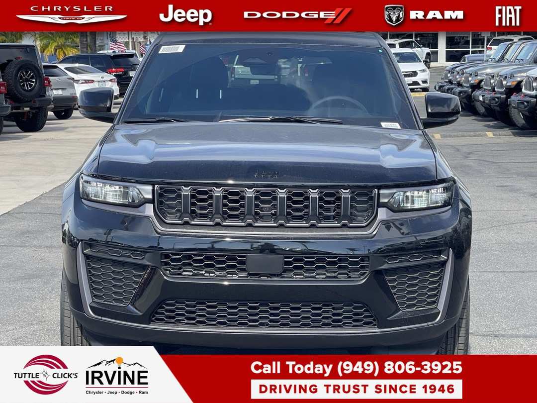 2026 Jeep Grand Cherokee Laredo Altitude - Image 2