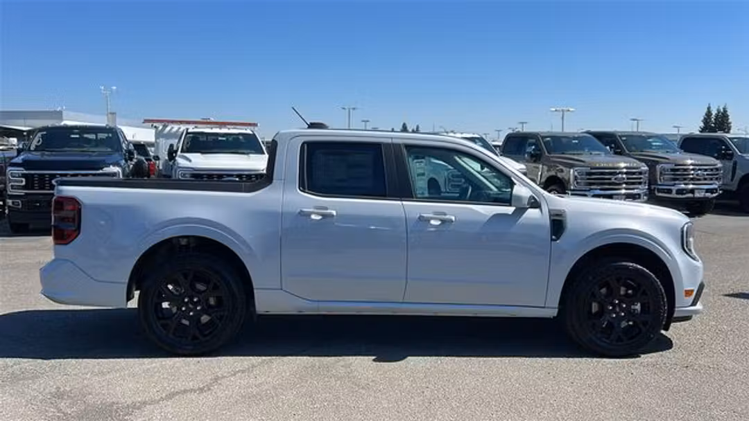 2026 Ford Maverick Lobo Standard - Image 2