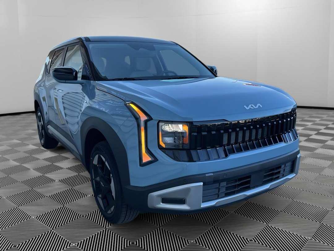 2027 Kia Seltos S - Image 3