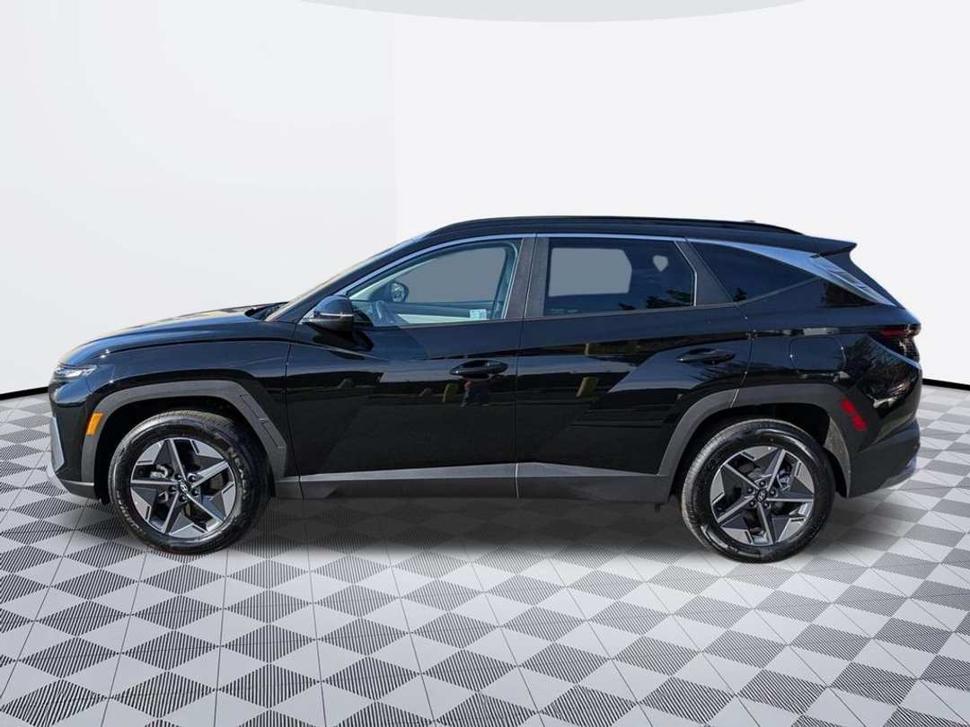 2025 Hyundai Tucson Hybrid SEL Convenience - Image 3