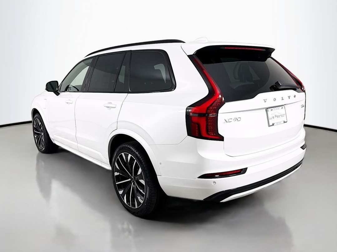 2026 Volvo Xc90 Plug-In Hybrid T8 Ultra - Image 3