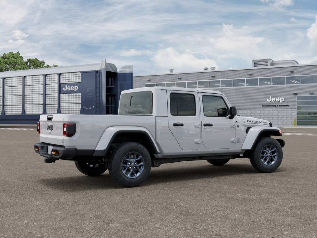 2026 Jeep Gladiator 85th Anniversary Edition - Image 2