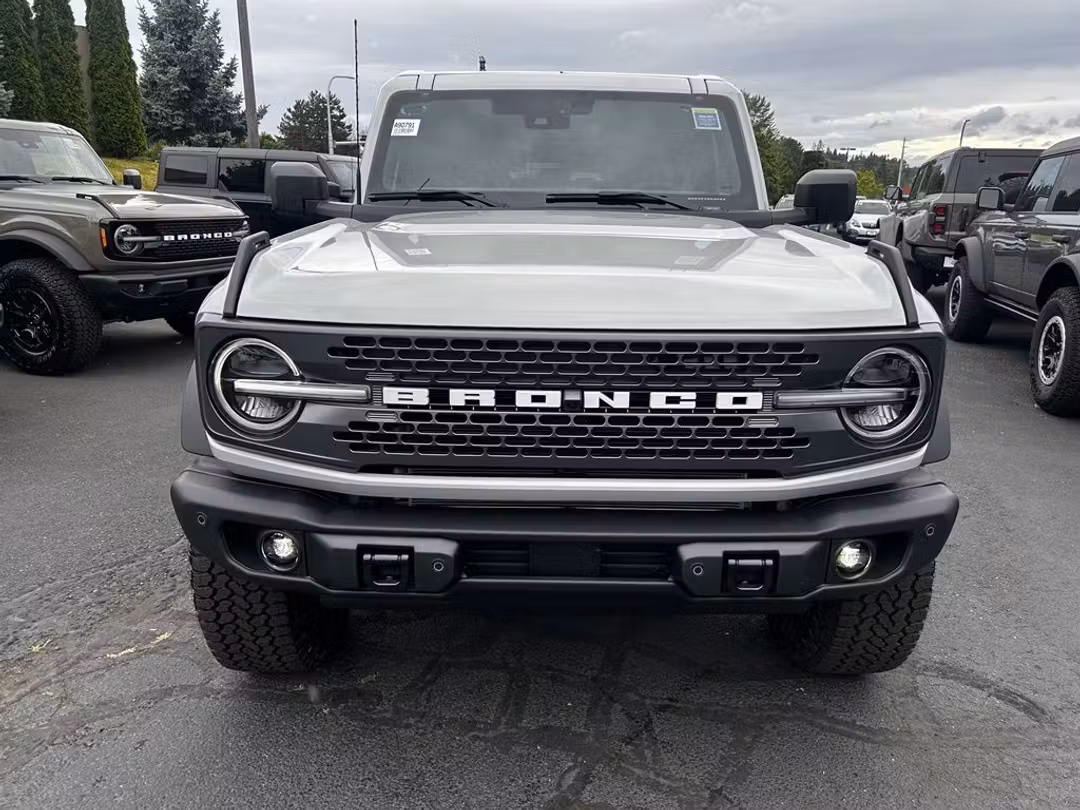 2026 Ford Bronco Badlands - Image 3
