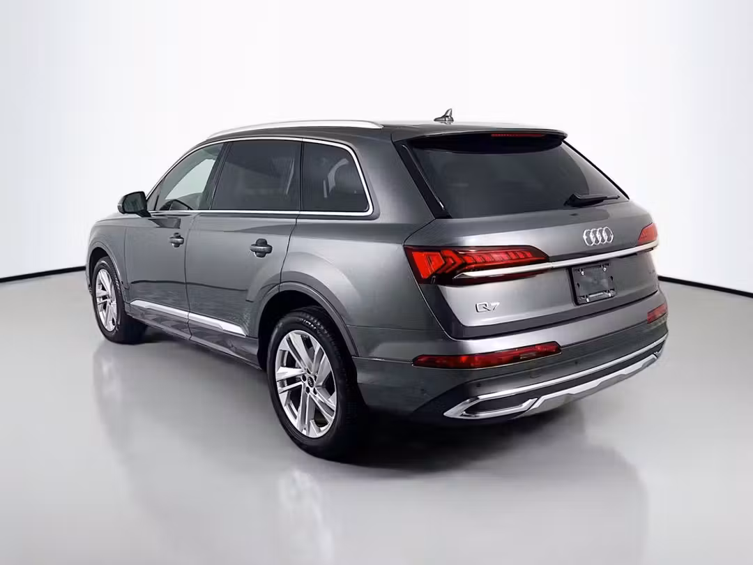 2022 Audi Q7 55 Premium Plus - Image 3
