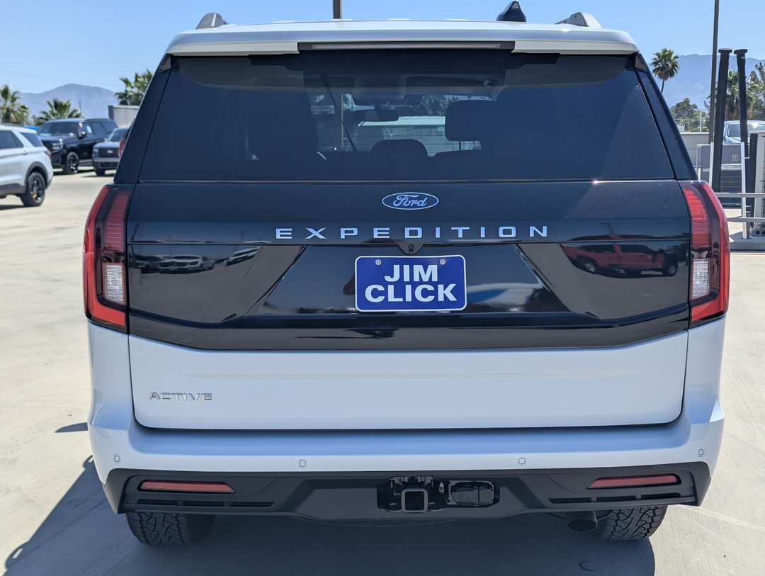 2026 Ford Expedition Active - Image 3