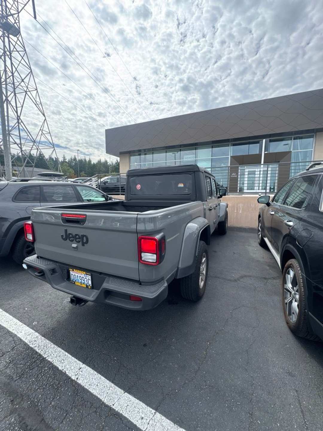 2023 Jeep Gladiator Sport S - Image 3