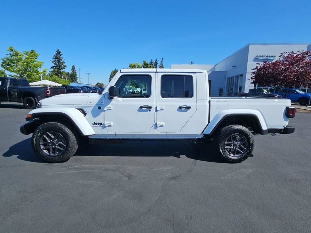 2026 Jeep Gladiator Sport S - Image 3