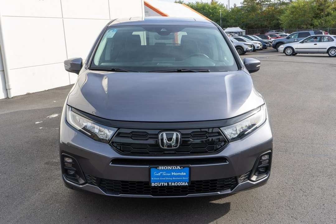 2026 Honda Odyssey Touring w/ Package - Image 3