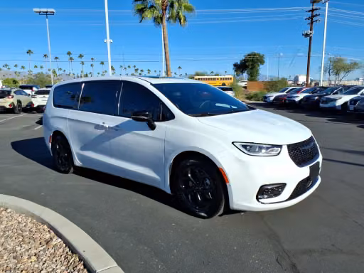 2023 Chrysler Pacifica Hybrid Limited