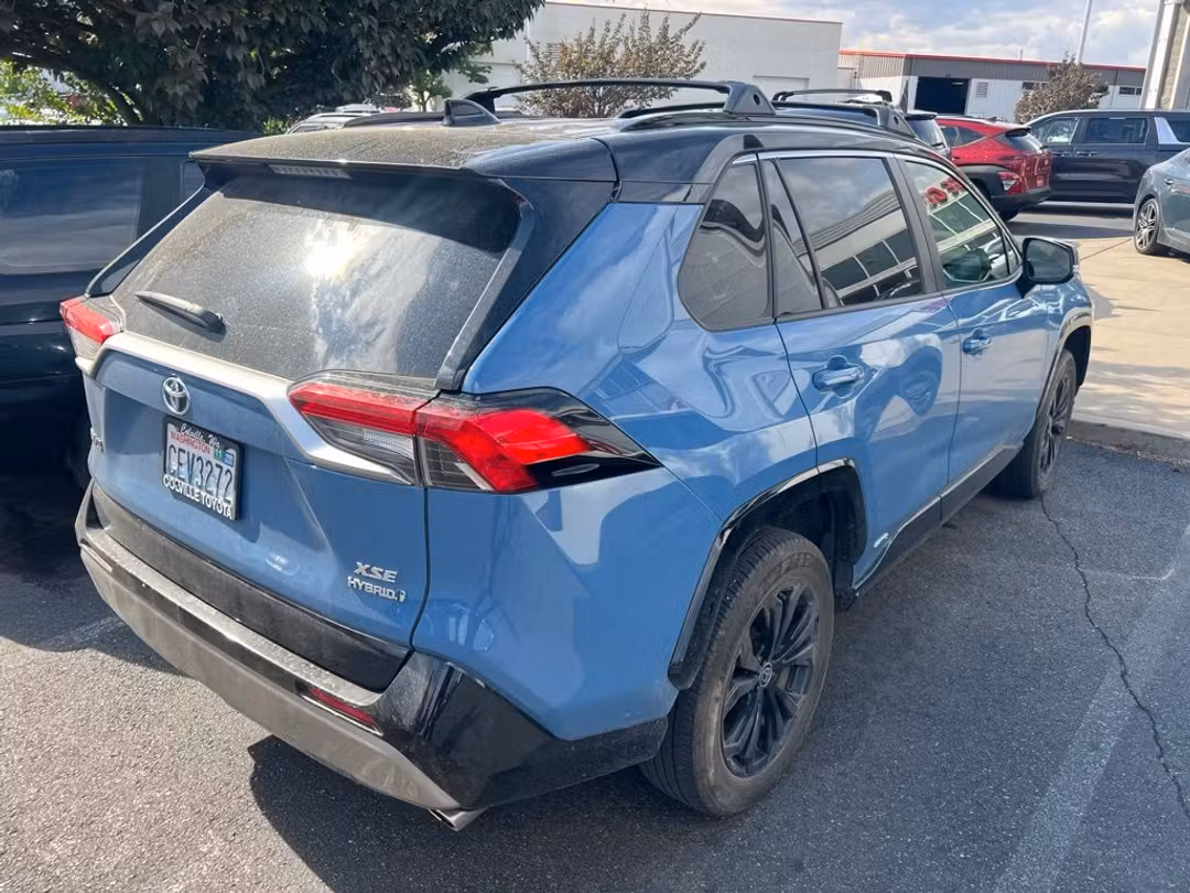 2022 Toyota Rav4 Hybrid XSE - Image 2