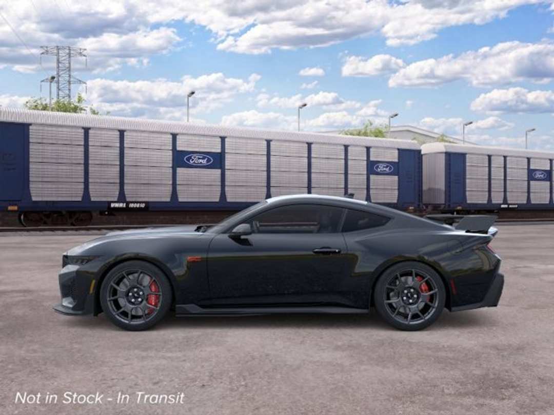 2026 Ford Mustang Dark Horse - Image 3