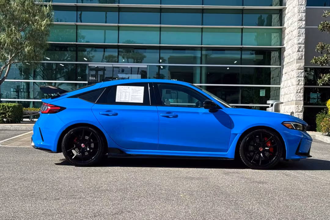 2023 Honda Civic Type R - Image 3