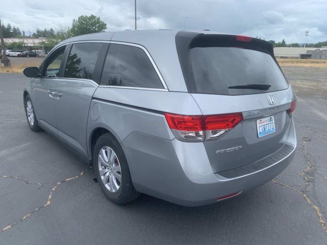 2016 Honda Odyssey EXL - Image 2