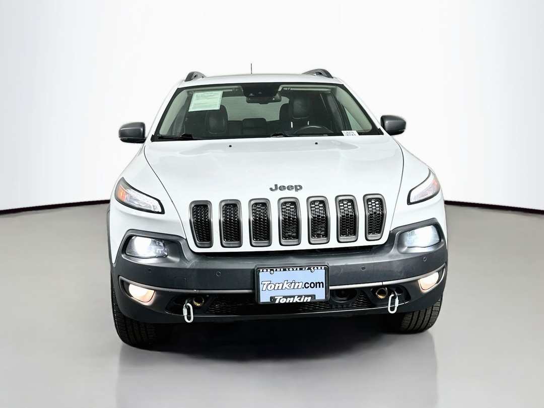 2017 Jeep Cherokee Trailhawk - Image 2