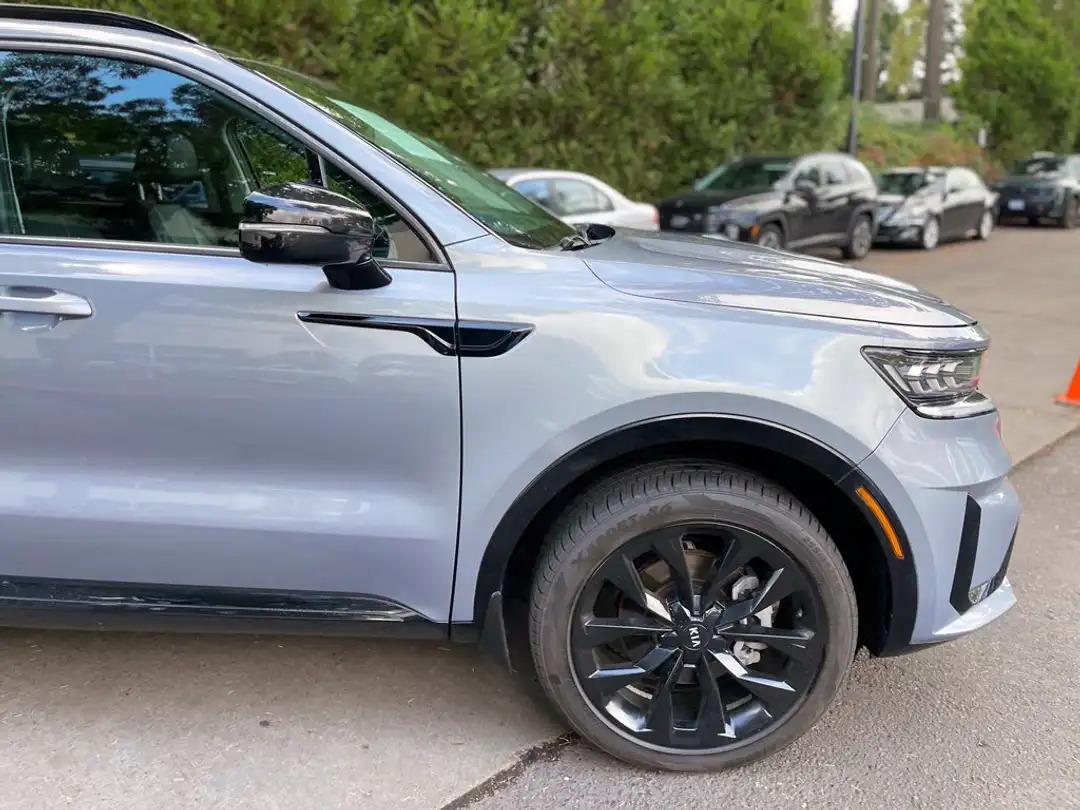 2021 Kia Sorento SX - Image 2