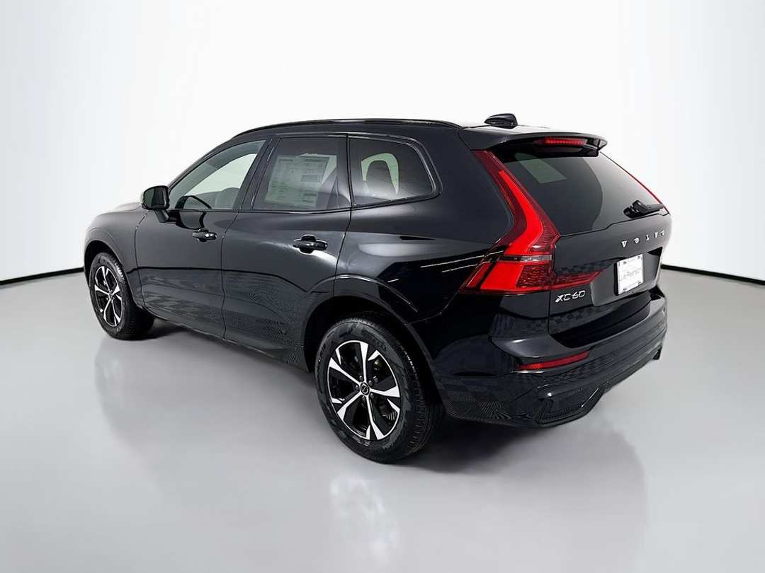 2026 Volvo Xc60 B5 Core - Image 3