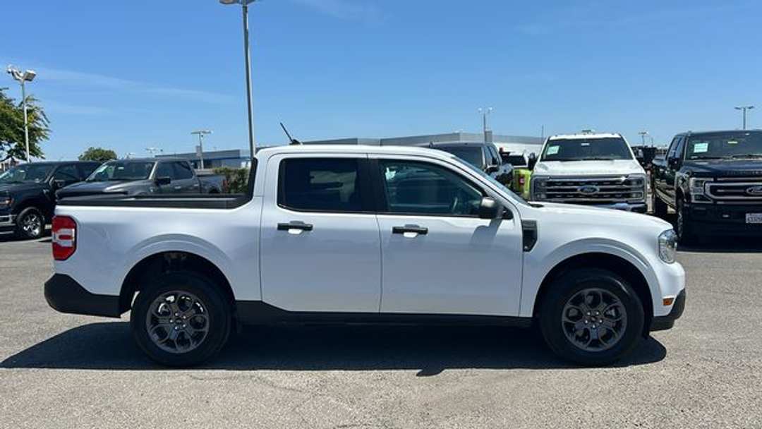 2024 Ford Maverick XLT - Image 2