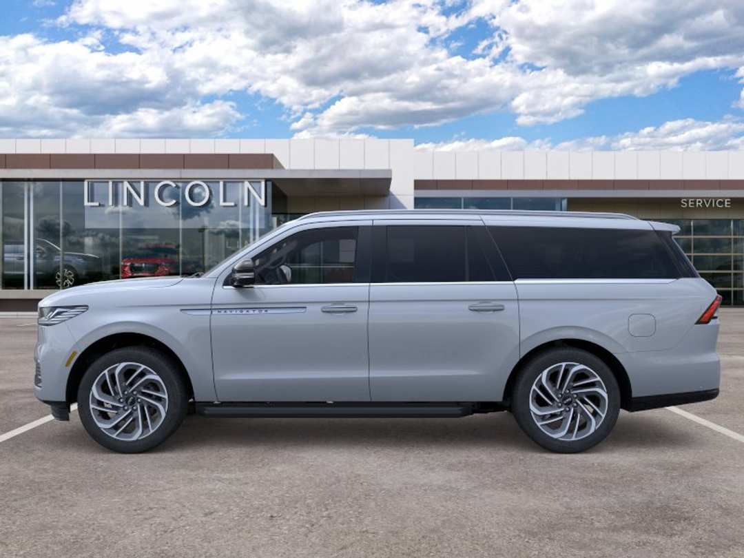 2026 Lincoln Navigator L Premiere - Image 3