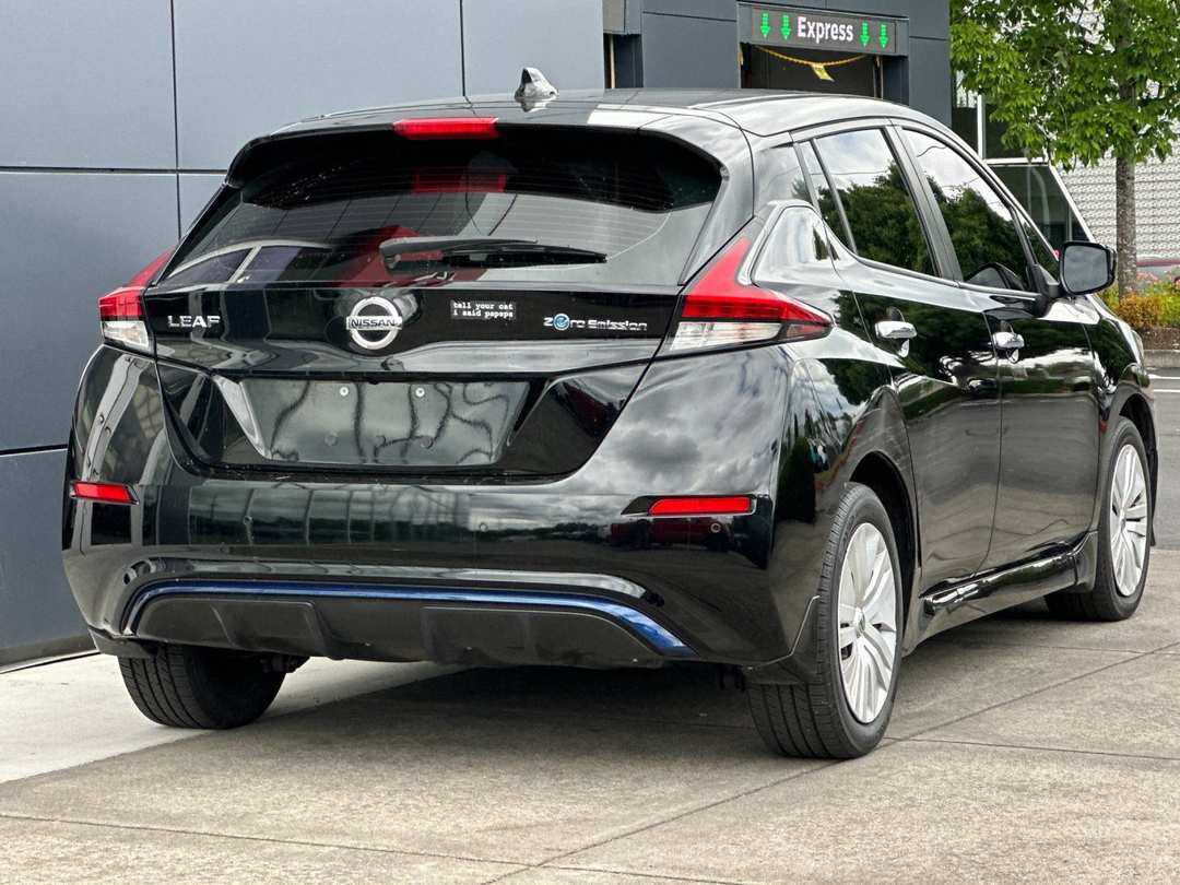 2022 Nissan LEAF S - Image 3
