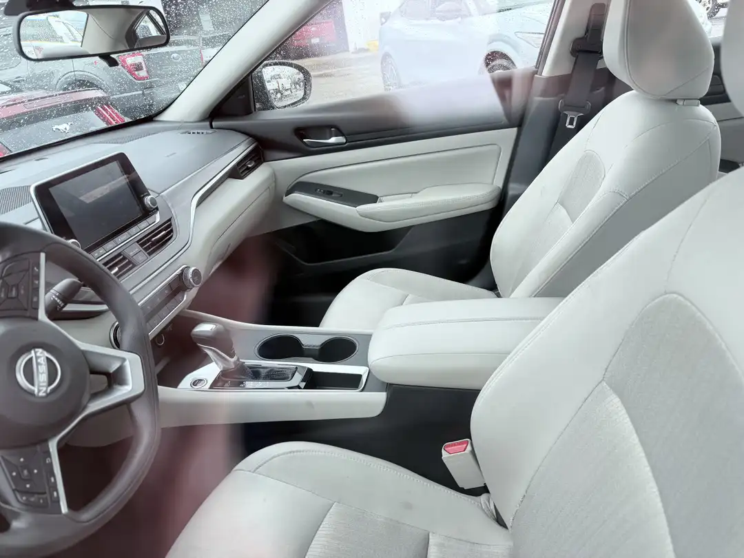 2025 Nissan Altima SV - Image 2