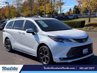2025 Toyota Sienna Platinum